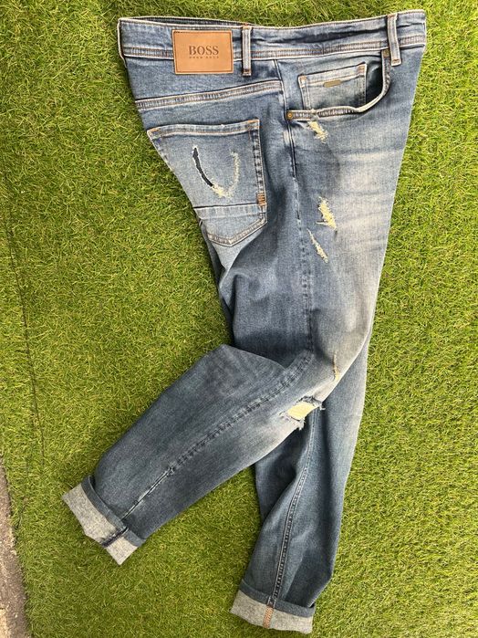 Мъжки дънки : Hugo Boss Tapered Fit 32