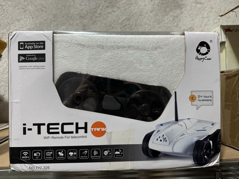 Робот танк с камера