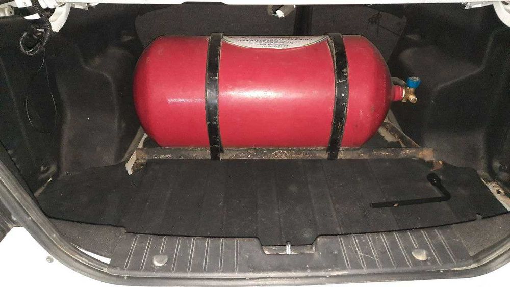 срочна нексия3  автомат сотилади