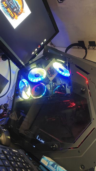 Vand pc gaming. Ruleaza cam orice joc pana in 2024