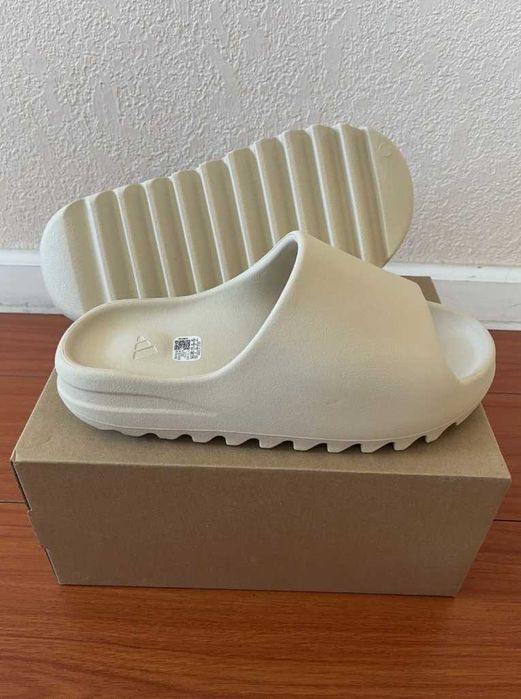 Yeezy Slide Bone