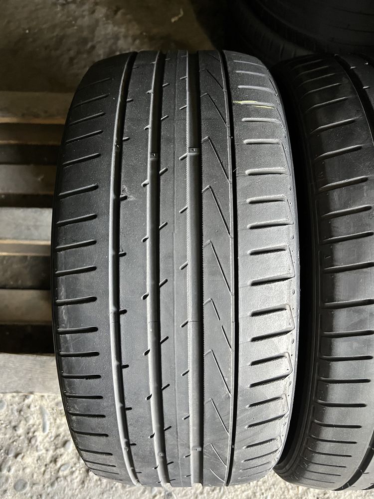 2 anvelope vara 225/45/17 , Hankook !