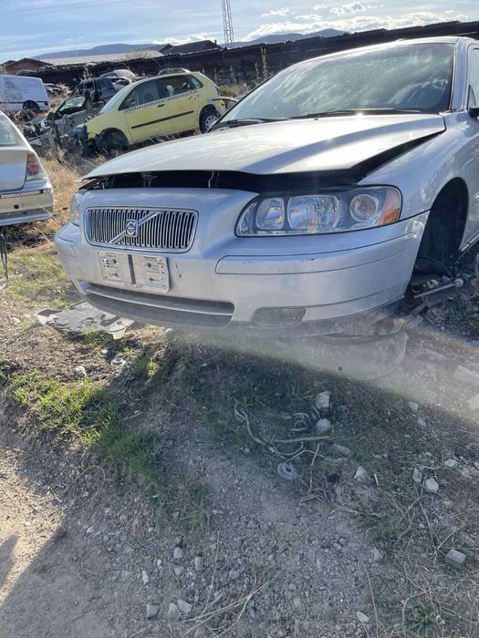 Волво V70 продаваса се на части ,дизел и бензин !