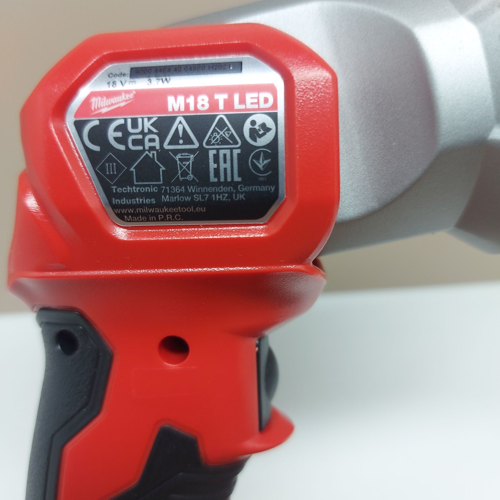 Лед фенер Milwaukee M18 TLED