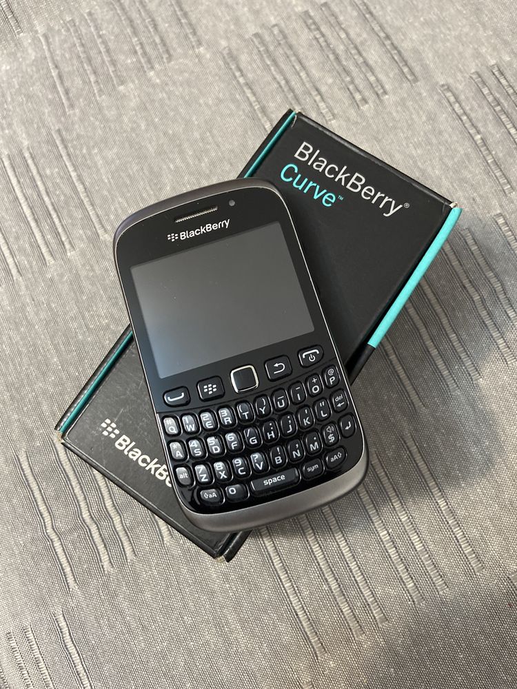 BlackBerry C 9320