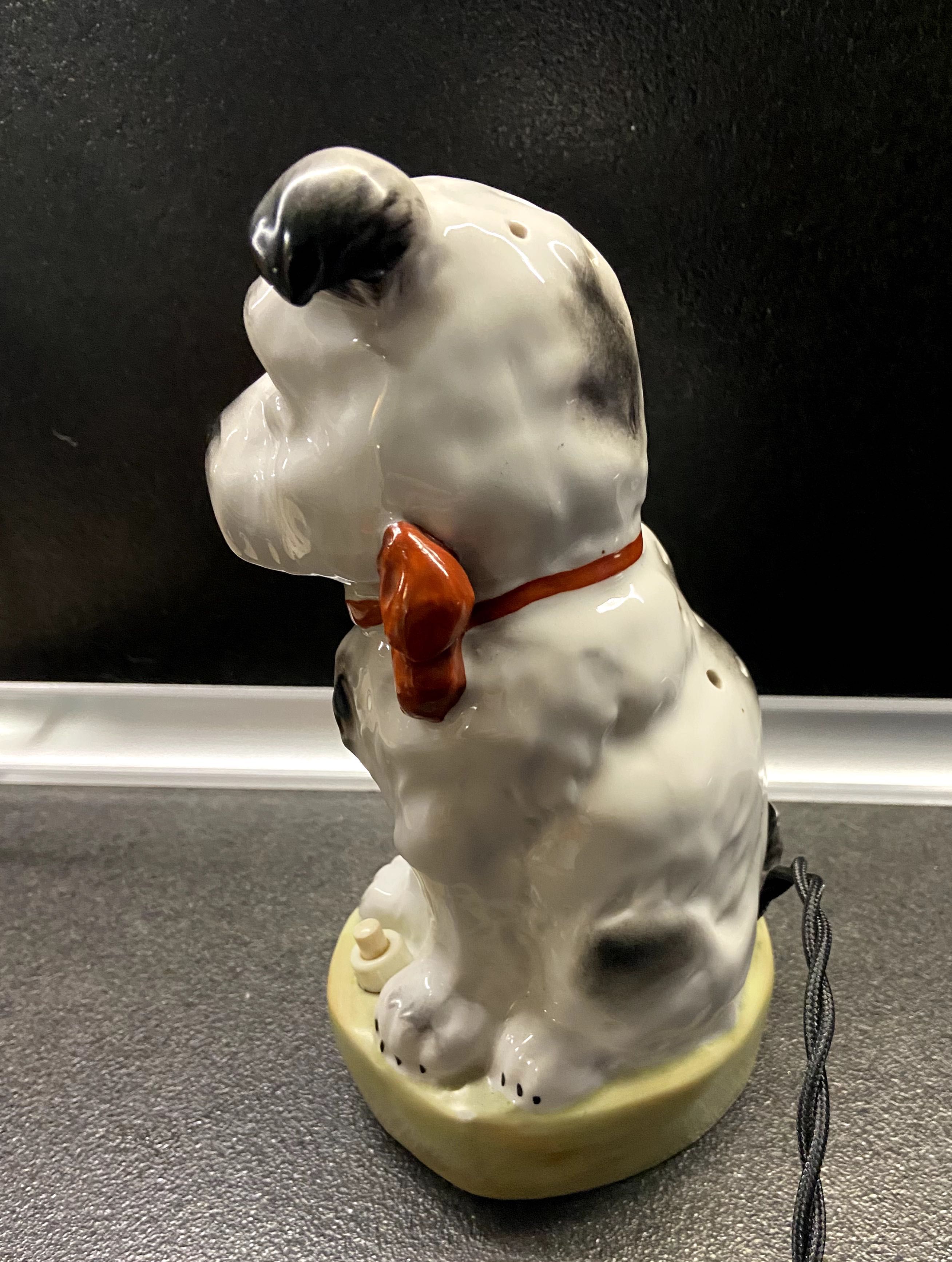 Стара Порцеланова фигура статуетка куче нощна лампа