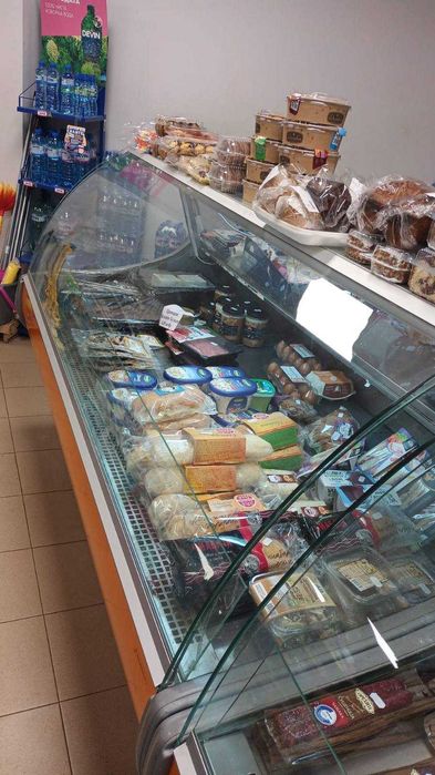 Хладилна витрина