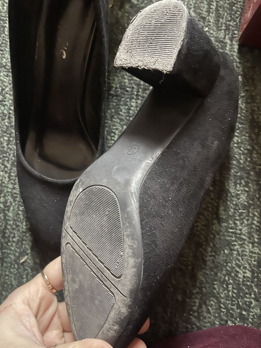 Ayollar oyoq kiyimlari