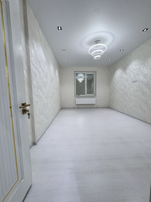 Sanat saroyi yonida 3 xona 94v yangi remont