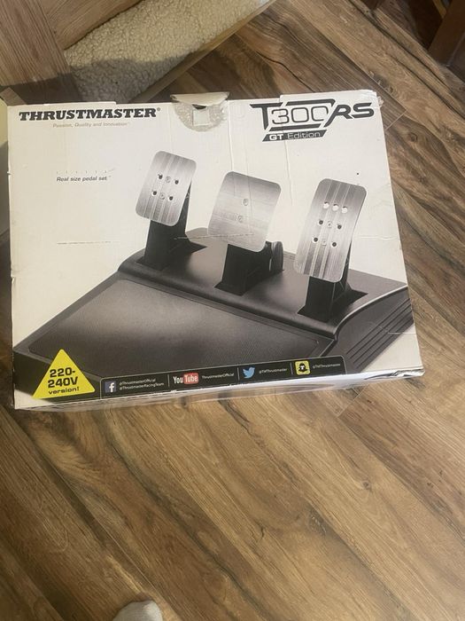 ThrustMaster T300RS/PS3,PS4 - конзола с волан и педали