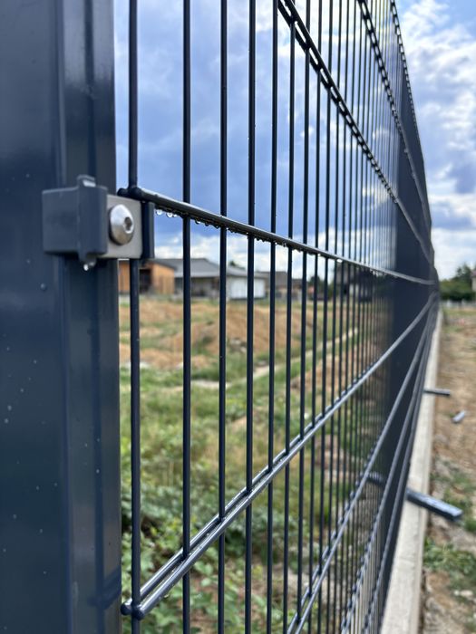 Plasa Gard fir Dublu cu Stalp Gard import Germania .