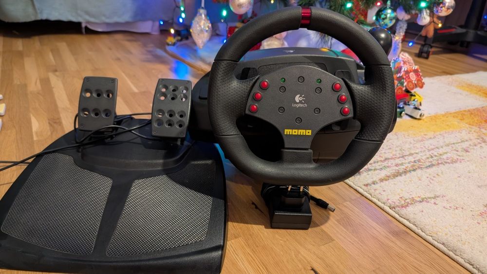 Volan cu pedale si schimbator momo