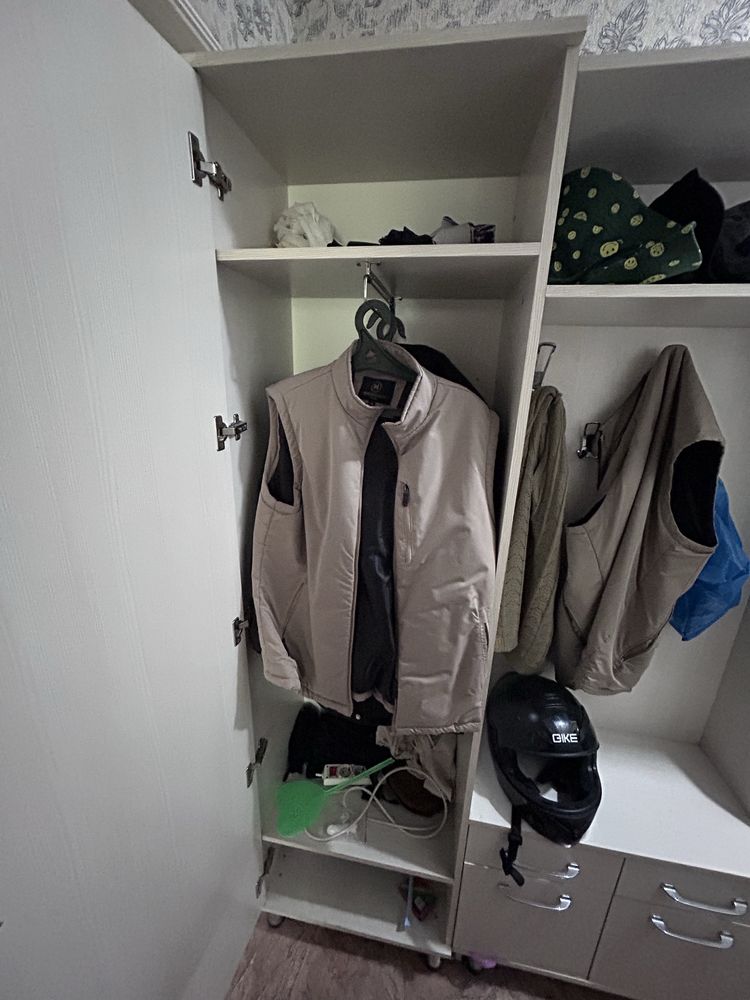 Продам прихожую мебель