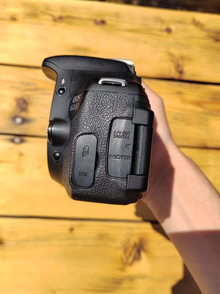 Canon EOS 600D cameră DSLR