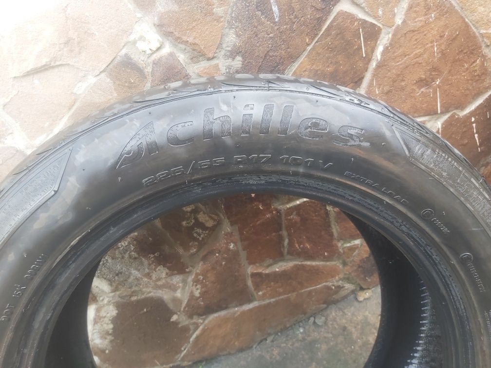 Авто шины 2 шт среднего состояние