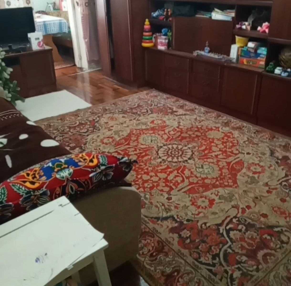 Продаю 4 х комнатную квартиру.
