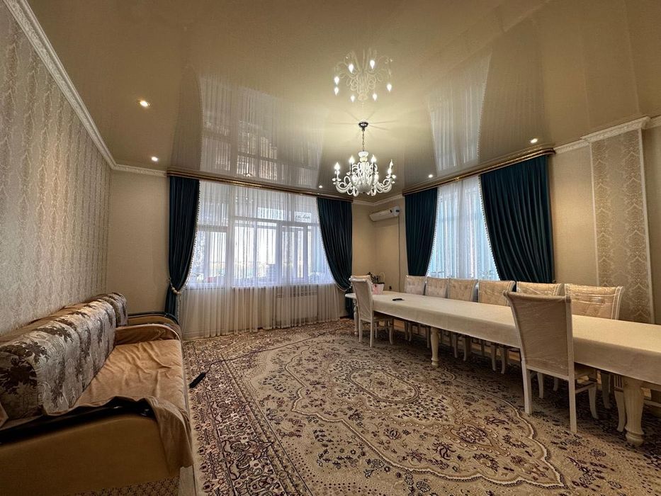 Стулья, стол ( в очень хорошем состоянии)