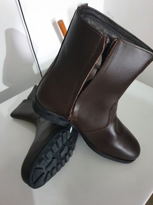 Cizme din piele noi
