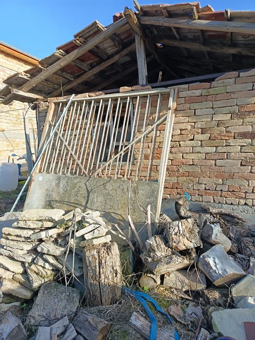 Продавам 5броя метални оградни врати