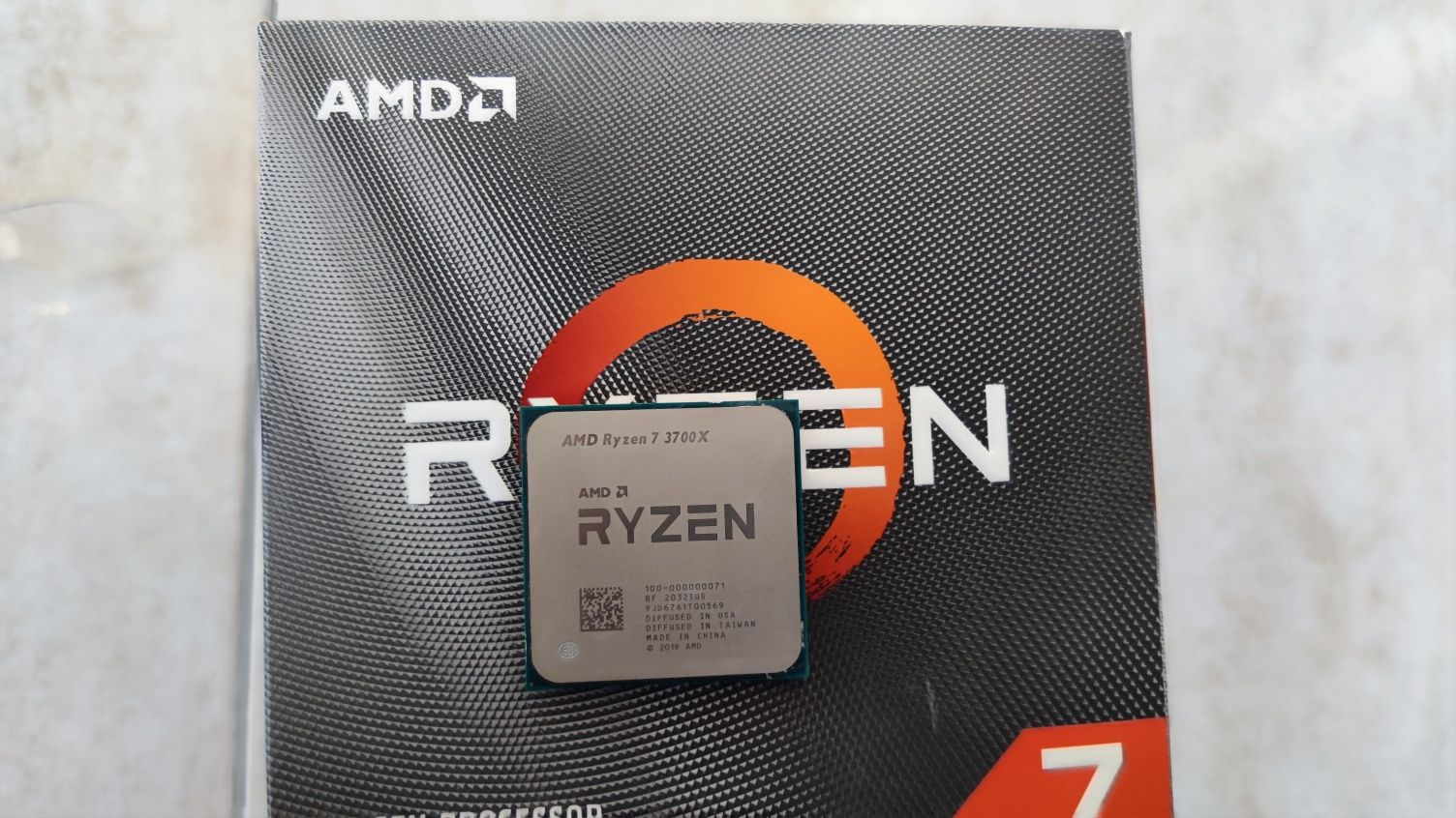 AMD Ryzen 7 3700x