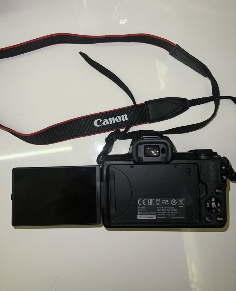 Фотоапарат Canon EOS M50