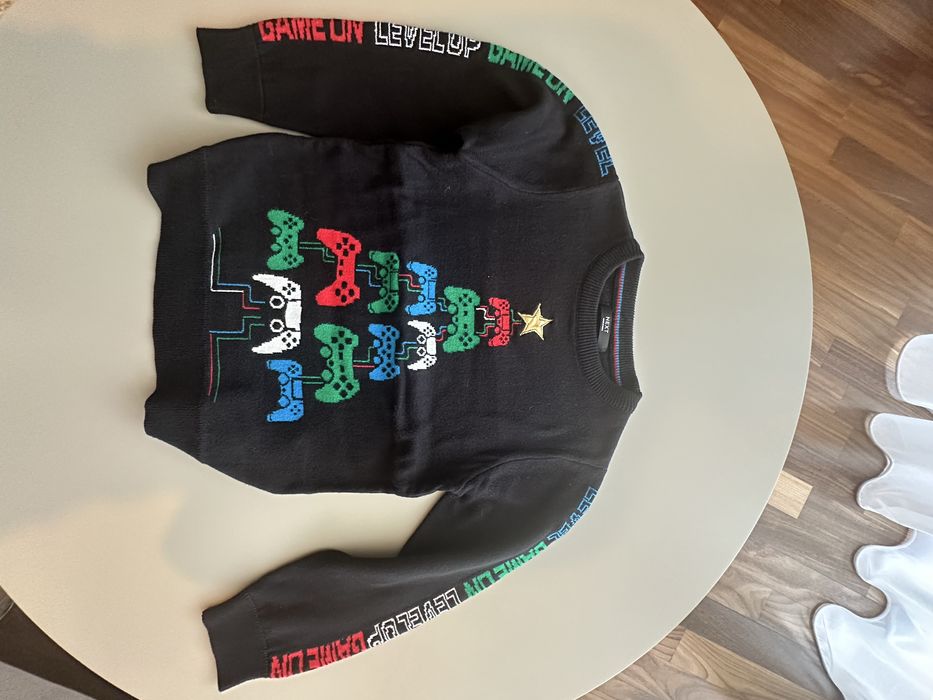 Pulover Next marime 7 ani- impecabila