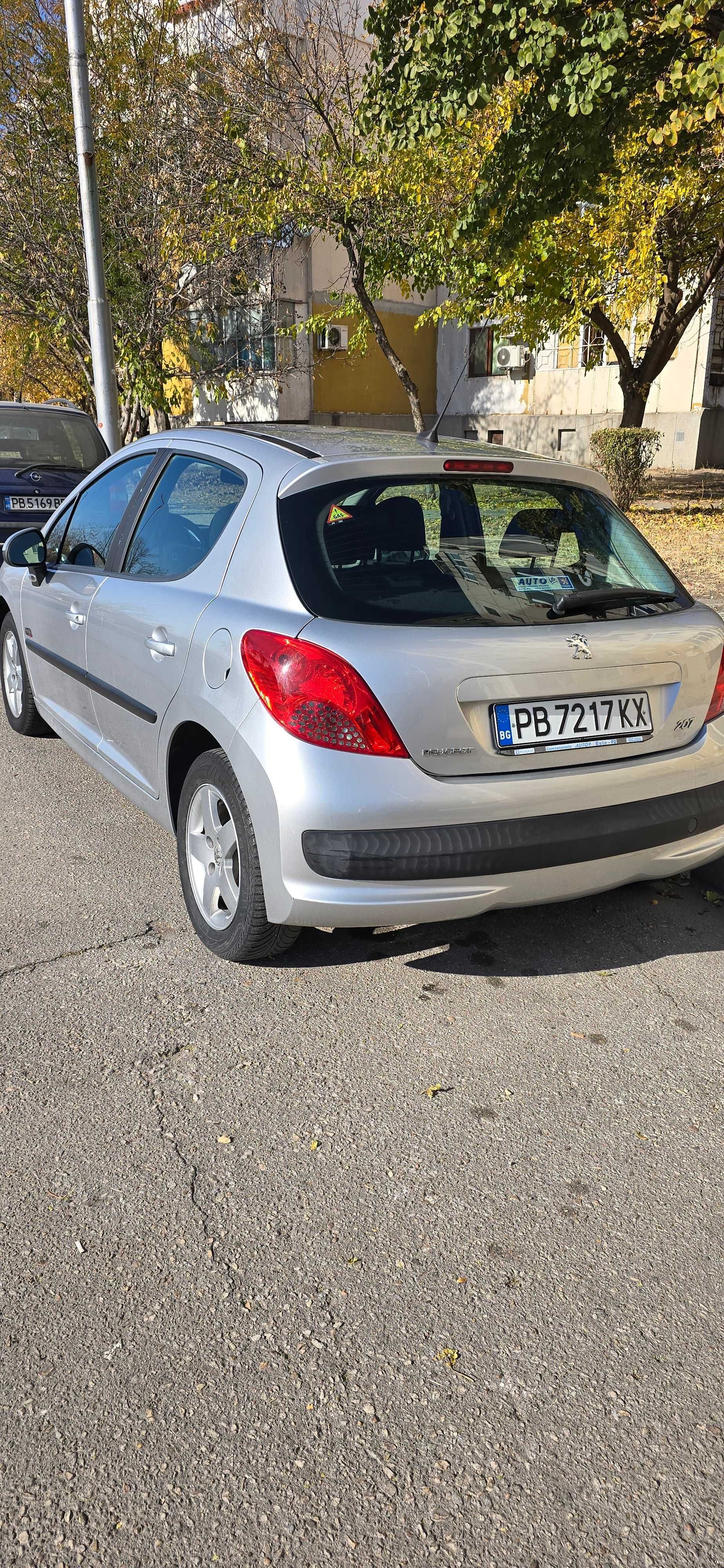 Peugeot 207 1,4 75к.с. 2009 много добро състояние
