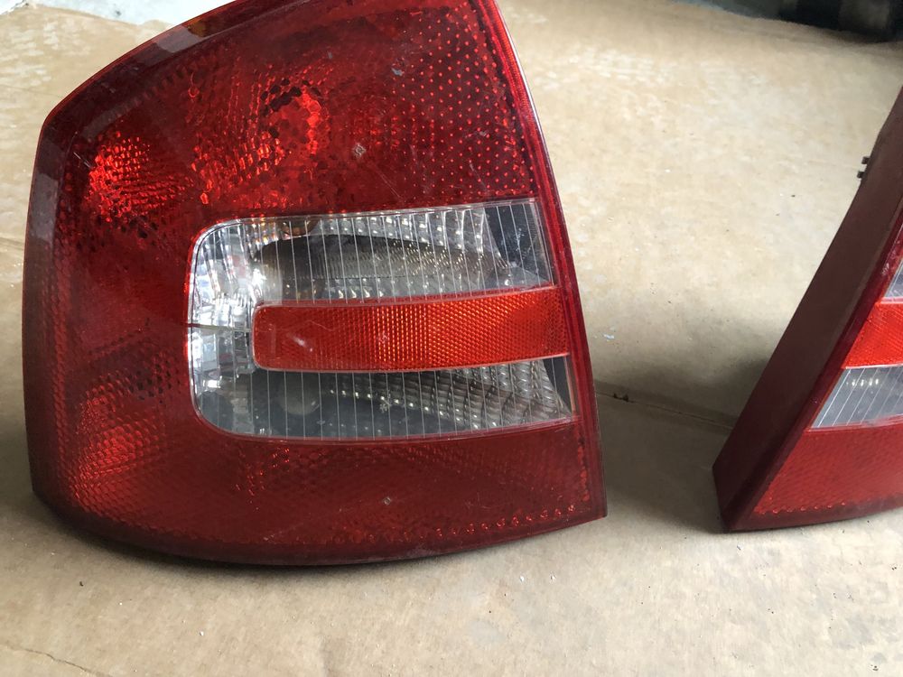 Stop/stopuri/lampa spate stanga/dreapta Skoda Octavia 2 berlina/sedane