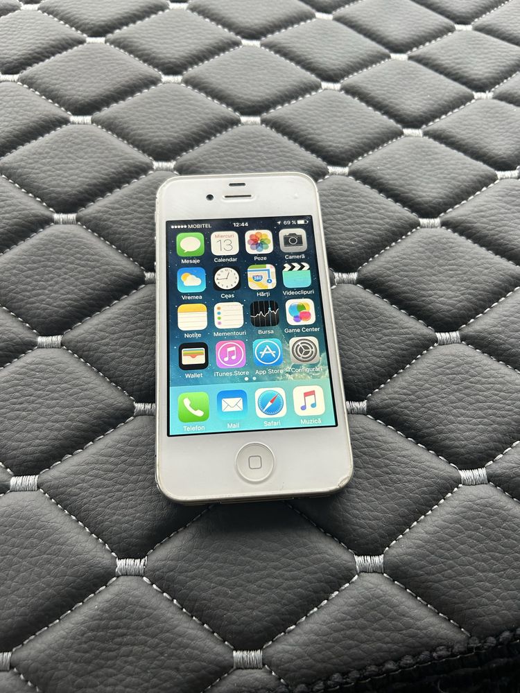 Vand iphone 4s in stare perfecta!