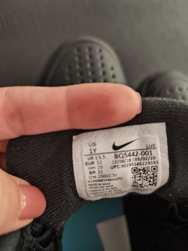 nike 32, zara 32 , asics 34,5 и 36
