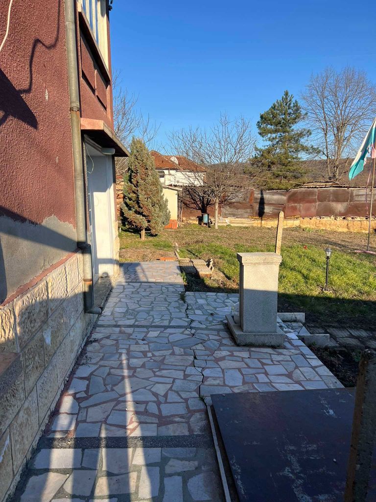 Продава се Къща в с. Кривня, Област Русе - 230 кв.м за 160 €/кв.м - Снимка #3