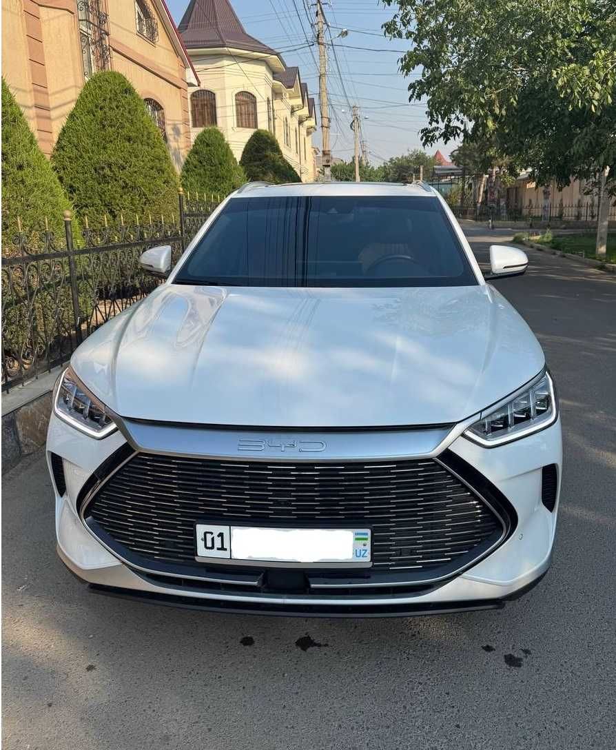 Продам BYD Song Plus DM-i AWD 2023 полный привод (Идеальное состояние)