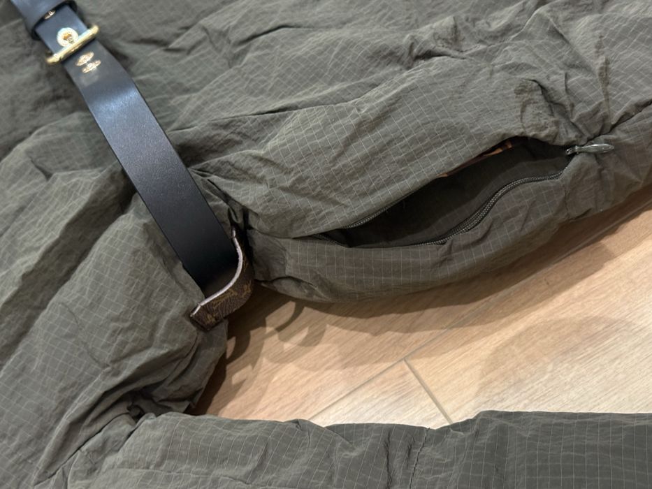 Продам куртку балонка брендовый LV