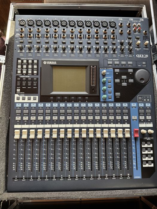 Mixer digital Yamaha 01V96