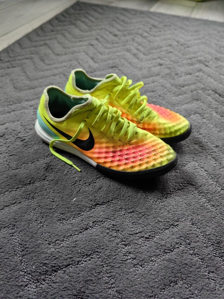 Стоножки Nike Magista