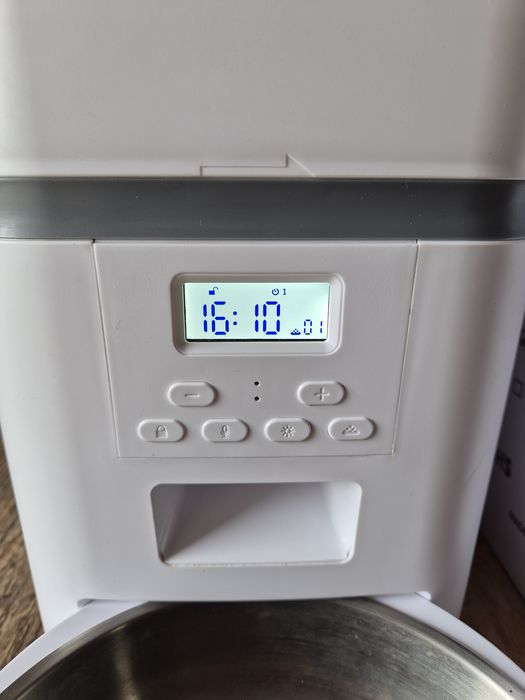 Hrănitor automat Grunluft câini, pisici si cadou.