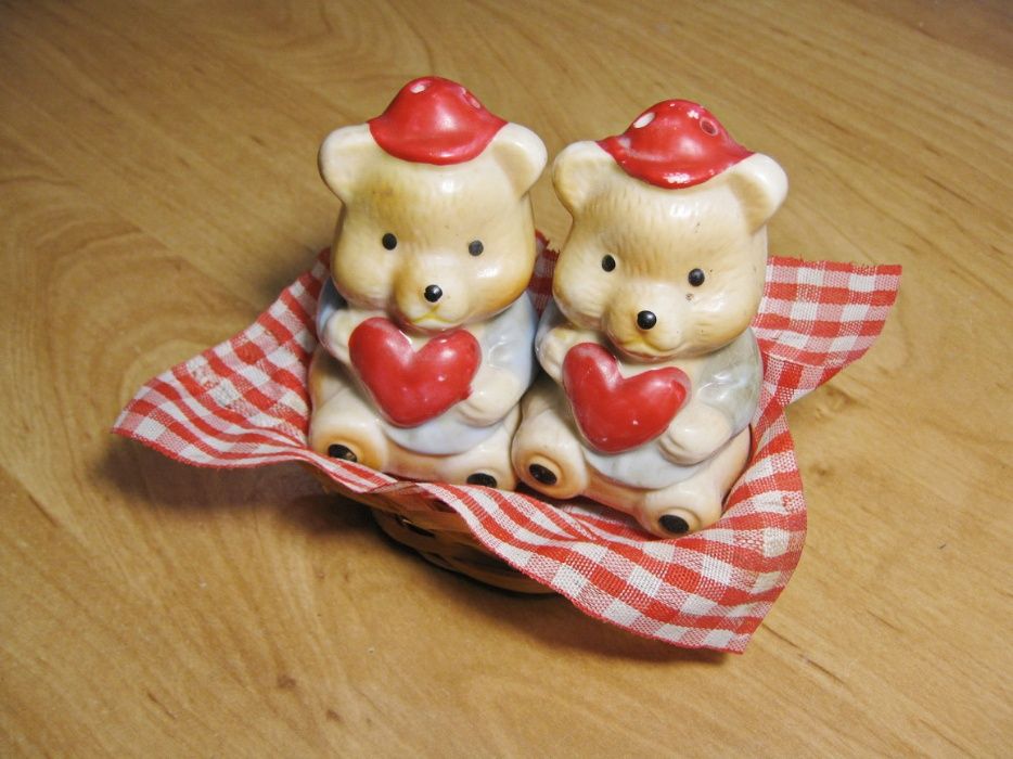 Мишки - оригинальные солонка и перечница.