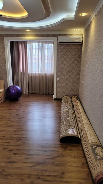 2-комн  кв  Шахристанском в Банковсковском доме  83 м2