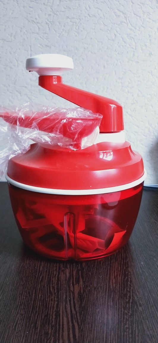 Продам мини комбайн От шефа Tupperware