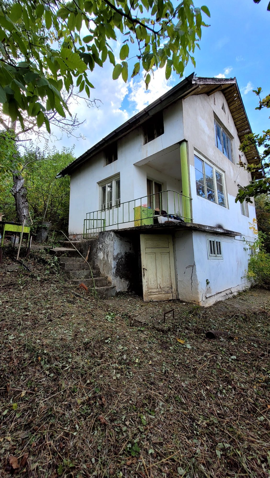 Продавам Вила с дворно място Бистрец