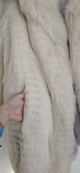 Haina de iarna ,blana