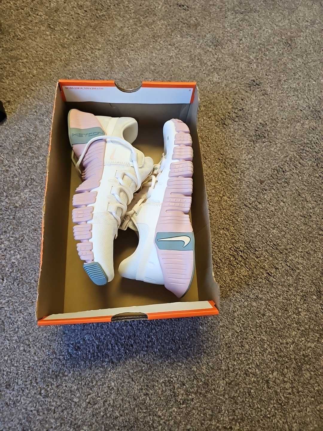 Women's Nike Free Metcon 5,  39 номер