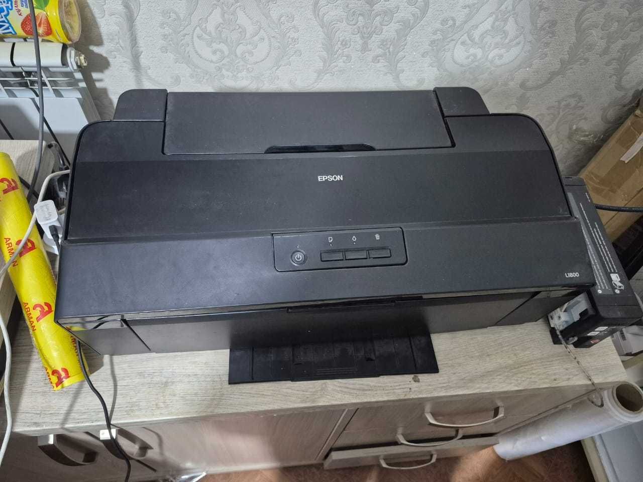 Продам принтер А3 Epson L1800 почти новый