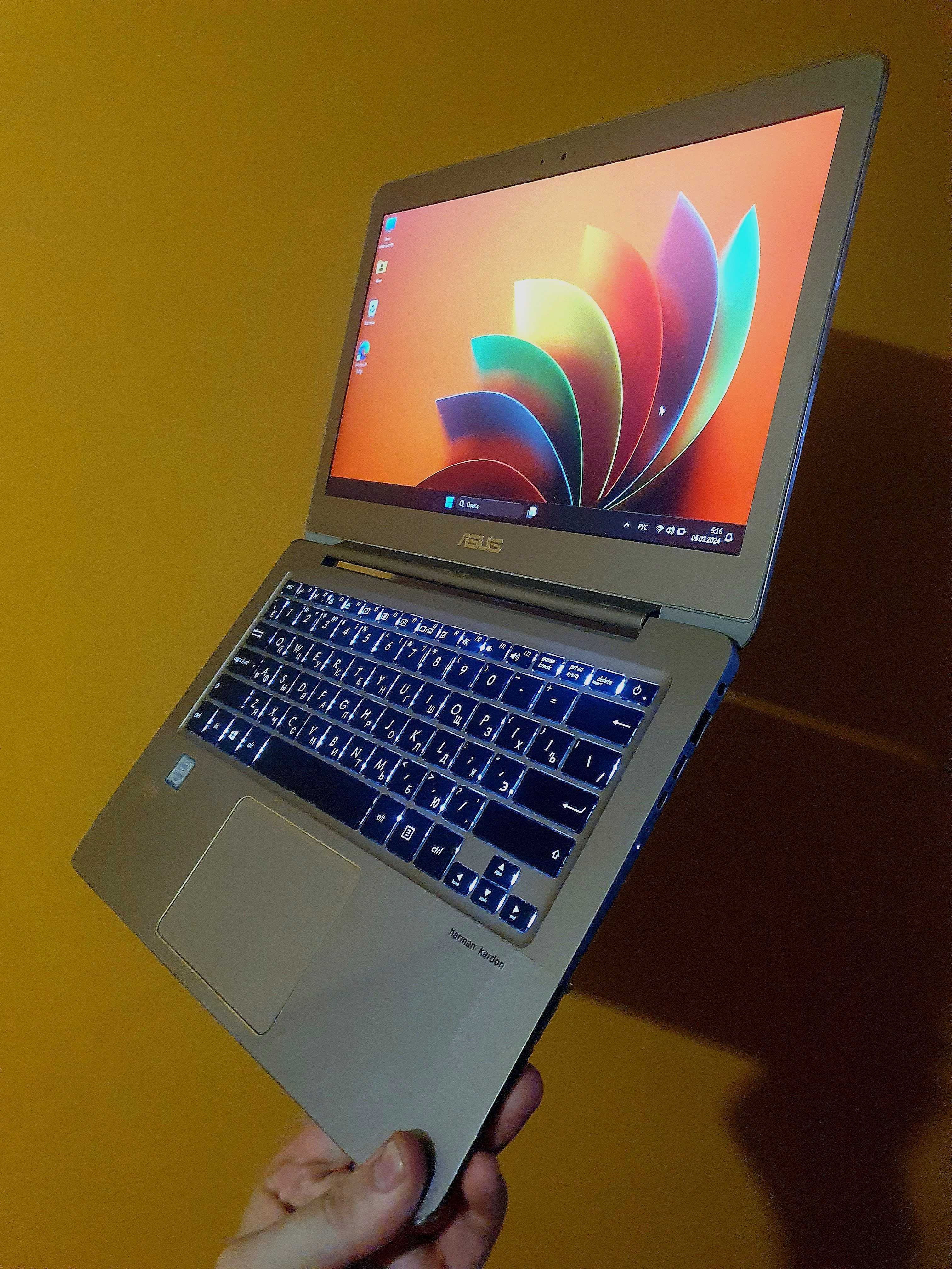ASUS ZenBook UX330UA 13.3" i5 7200u 8\256 1.2 кг