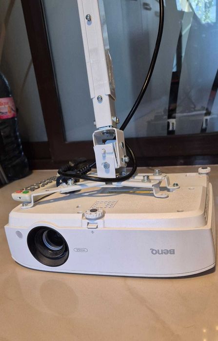 Videoproiector BenQ MW535 WXGA + suport telescopic inclus