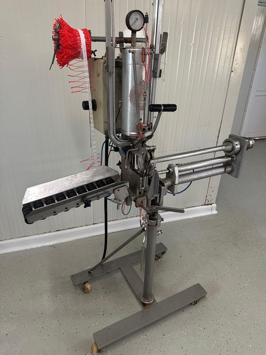 Capsator  mezeluri Masins de tocat carne