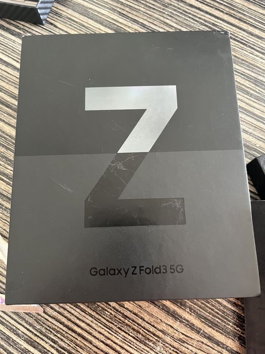 Samsung Z Fold 3 256 Gb - писалка и калъф