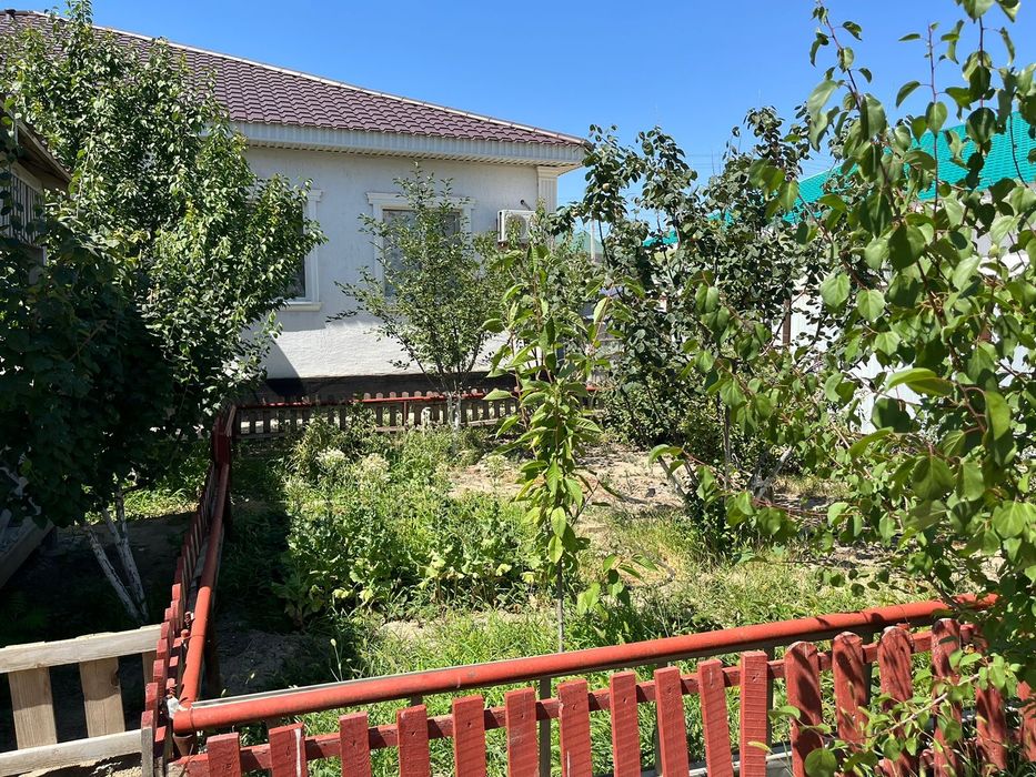 Продам дом со двором