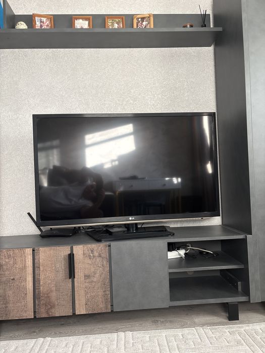 Телевизор LG 47 дюйма в хорошем состоянии 2012год