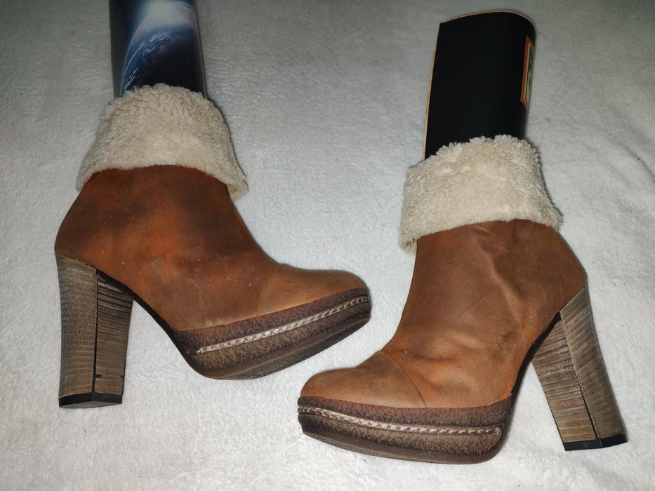 BOTINE damă,din piele naturală,cu blană.Calitate italiană.